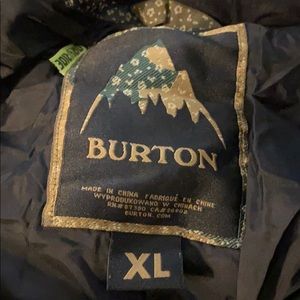 Woman’s Black Snowboard Pants